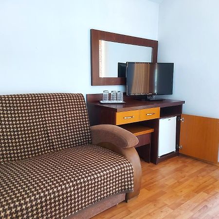 Floare De Colt Petrosani Otel Dış mekan fotoğraf